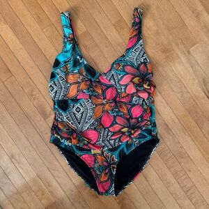 BOUTIQUE PLUS Size 3X One Piece Tropical Swimsuit